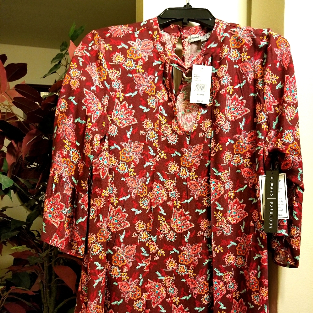 NWT Absolutely Famous❤Chic blouse